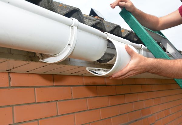 Cost of Gutter Seam Repair in Kissimmee