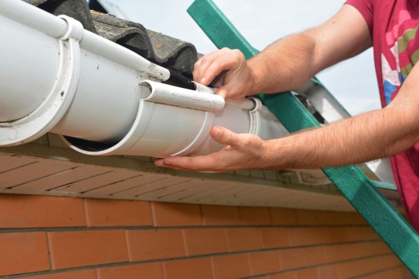 Cost of Large Gutter Repair in Kissimmee